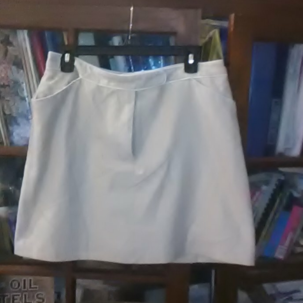 Brand new tan skort